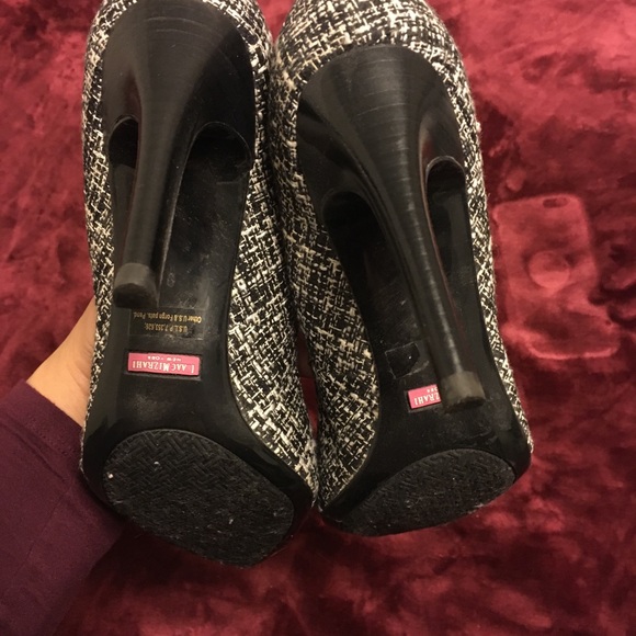 Isaac Mizrahi New York heels - Picture 2 of 3